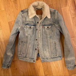 Levi’s Sherpa Jean Jacket size xs